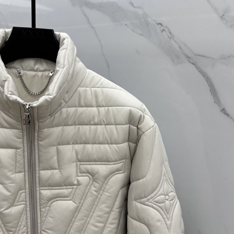 l0vis Vvtt0n outwear